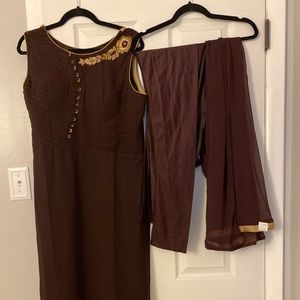 Salwar kameez/ Pakistani/ Indian